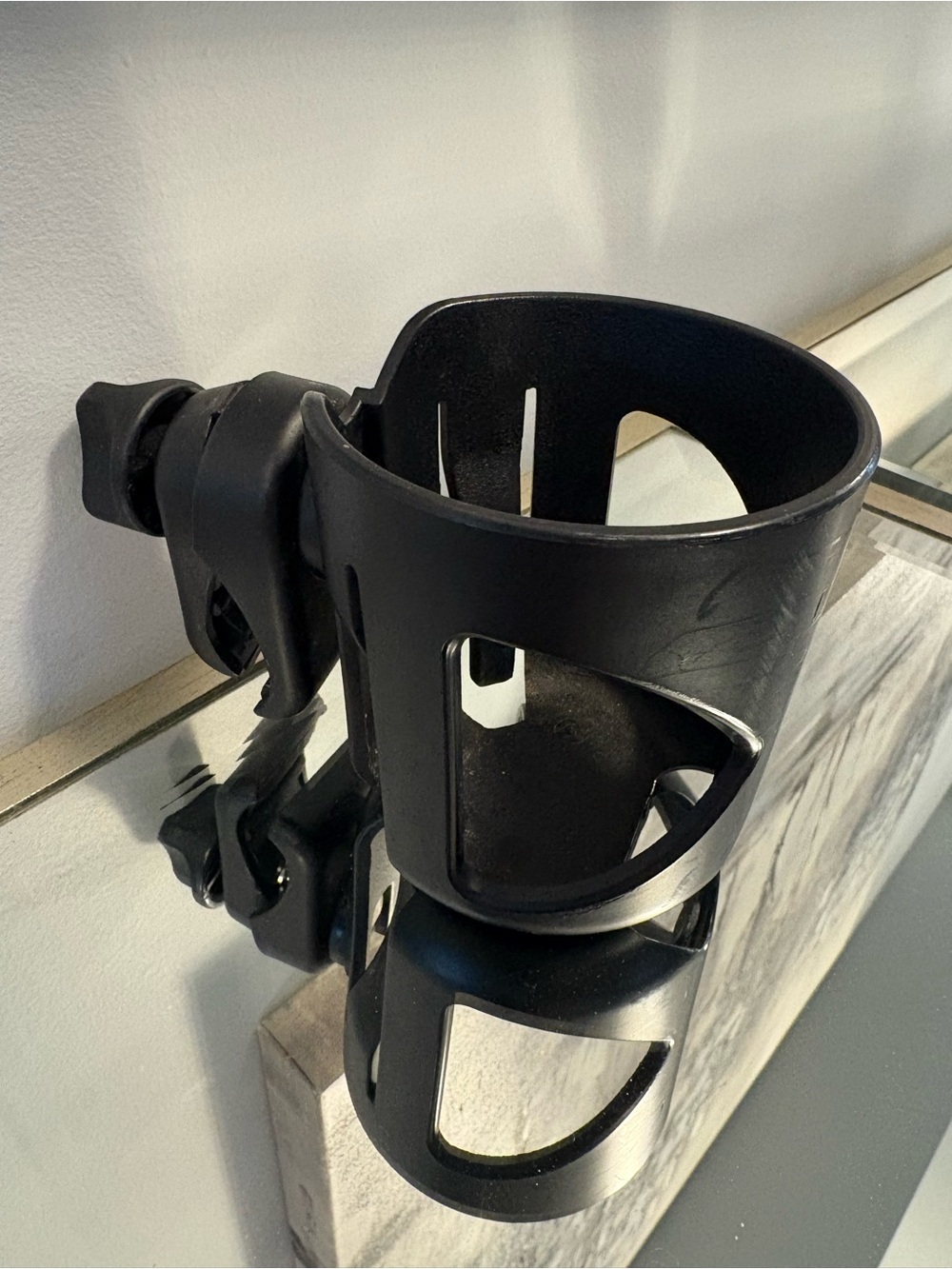 Uppababy black cup holder excellent condition